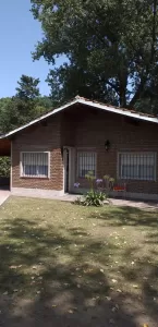 Hermosa Quinta en San Vicente, con potencial para comercios
