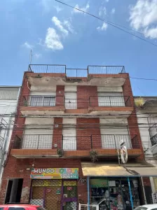 AMPLIO DEPARTAMENTO DE 4 AMBIENTES