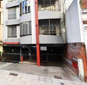 RECOLETA, COCHERA,2 subsuelo,buena ubicación/arterias de acc