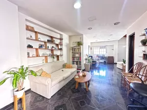CASA EN PROPIEDAD HORIZONTAL DE 3 AMBIENTES CON JARDIN