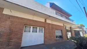 CASA 3 AMBIENTES EN 2 PLANTAS C/LOCAL