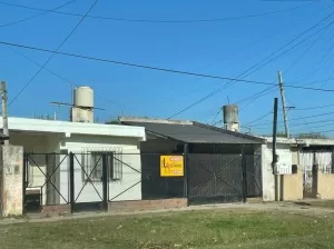 Casa en Guernica, sobre calle Peru