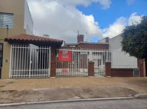 Casa a la Venta + PH al fondo en Caseros!!!