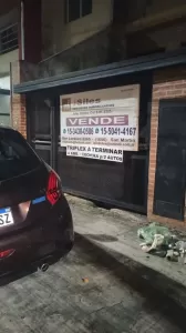 Excelente Triplex 4 ambientes con cochera doble