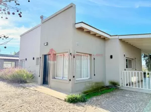 NUEVO VALOR HERMOSA CASA 4 AMB. EN BARRIO SANTA ISABEL