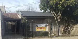 CHALET Y DEPTO EN VENTA.- CALLE MARTÍN CORONADO AL 500 I.C