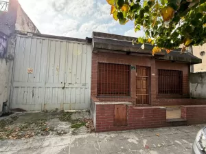 CASA 3 AMBIENTES CON GALPON A REFACCIONAR