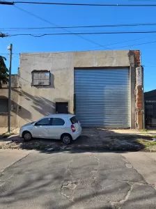 GALPON CON ENTRADA PARA CAMIONES
