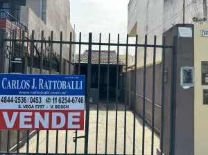 CASA 3 AMBIENTES EN MUY BUENA UBICACION