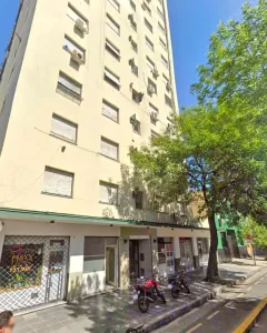 DEPARTAMENTO AMPLIO CON PATIO PROPIO BOEDO