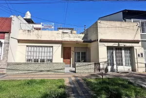 CASA EN LOTE PROPIO DE 3 AMBIENTES CON VIVIENDA A TERMINAR A