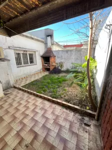 CASA 4 AMBIENTES ---