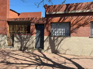 CASA MULTI FAMILIAR CON PATIO