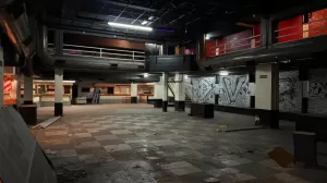GRAN LOCAL COMERCIAL EN DOS PLANTAS SOBRE AV PRINCIPAL