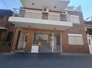 DEPARTAMENTO 3 AMBIENTES EN 1ER PISO