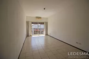 DEPARTAMENTO 3 AMBIENTES AL FRENTE CON BALCON