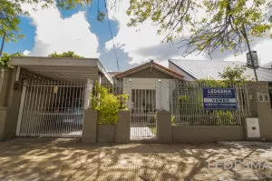 CASA 4 AMBIENTES CON COCHERA