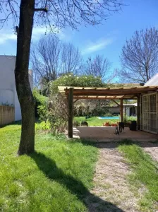 Hermosa casaquinta con parque, pileta y quincho