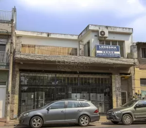 LOCAL 160M2 CUBIERTOS CON DEPARTAMENTO  EN VENTA