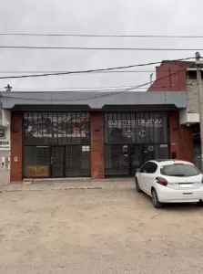 Excelentes Locales Comerciales con galpon sobre Yrigoyen