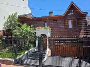 HERMOSA CASA DE CATEGORIA A 20 MTS DE PLAZA PIO XII