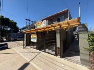 Ph en Venta -  3 amb con patio y cochera . V Ballester