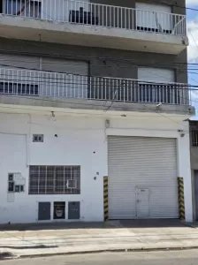 GALPON 130M2 SOBRE AVENIDA TRIUNVIRATO