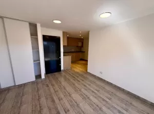 Depto en Venta-  2 amb con balcón- J L Suarez