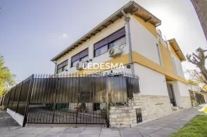 CASA 4 AMBIENTES CON GARAGE