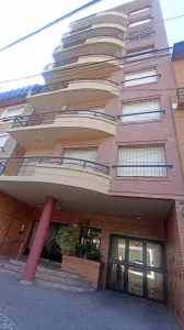 DEPARTAMENTO 3 AMBIENTES AL FRENTE C/COCHERA