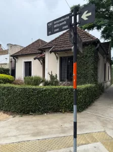 HERMOSA CASA 4 AMBIENTES SOBRE ESQUINA
