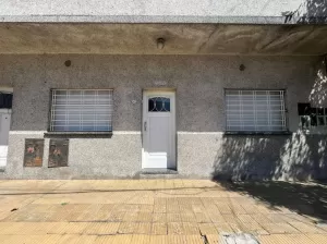 HERMOSO PH DE 3 AMBIENTES PLANTA BAJA AL FRENTE CON PATIO Y