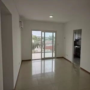 Departamento con garage, baulera, balcon y amenities