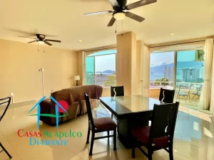 2 recámaras y balcón con vista parcial al mar