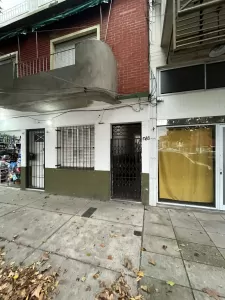 PH DE 4 AMBIENTES GRANDES PLANTA BAJA AL FONDO SIN EXPENSAS!
