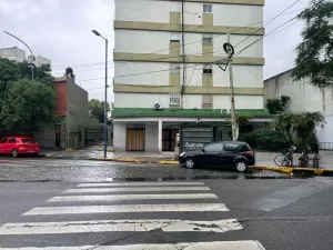 COCHERA CUBIERTA Y FIJA A LA VENTA