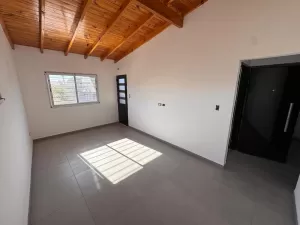 Ph en Venta -  3 amb con patio y cochera . V Ballester