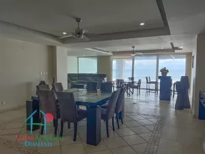 De playa con 4 recámaras, terraza con jacuzzi y vista al mar