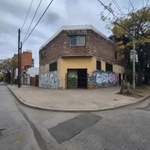 REGIO GALPON 347 m2 EN DOS PLANTAS