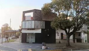 CASA.LOCAL- DEPARTAMENTO, PATIO-
