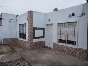 Impecable casa a metros de Yrigoyen