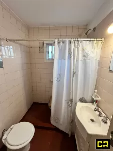 Muy Buen Departamento en venta en Flores.