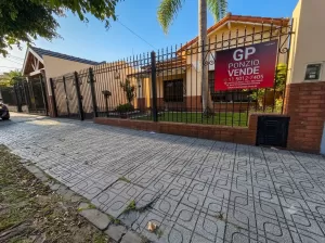Venta de Casa sobre amplio lote en Villa Bosch!!!