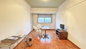 DEPARTAMENTO 3 AMBIENTES CON BALCON A 1 CUADRA ESTACION COGH