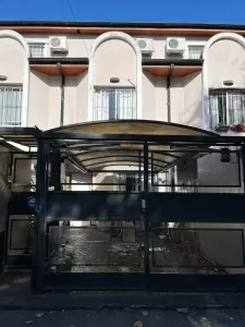 SE ALQUILA TRIPLEX DE CATEGORIA EN RAMOS MEJIA
