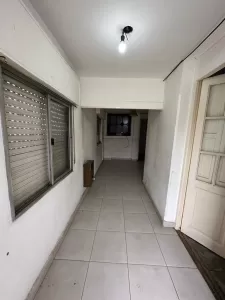 Depto tipo casa a dos cuadras de la estacion