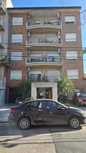 DEPARTAMENTO 3 AMBIENTES con cochera