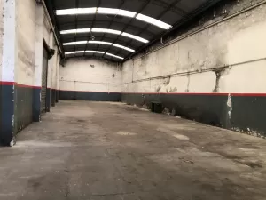 Galpón 560 m2 a m de Ruta 8 y Av 9 de Julio