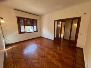 Alquiler amplia casa - Balcarce  2922 Villa Ballester