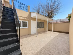 PH de 3 ambientes con patio y terraza